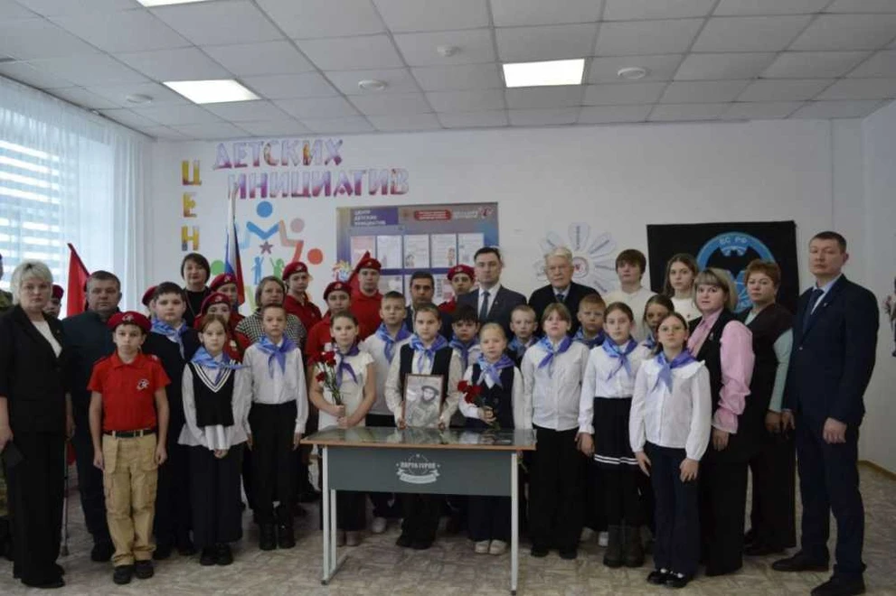 В Уяре открыли Парты Героев