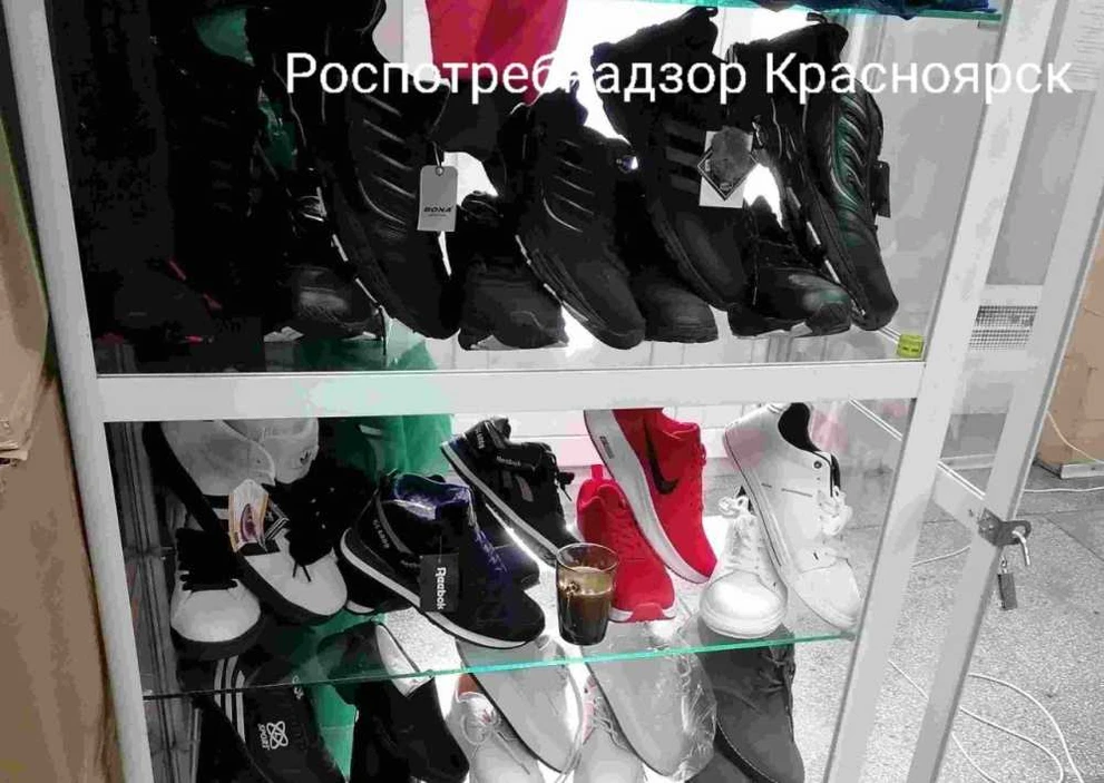 ИП из Красноярского края торгует на рынке одеждой и обувью без маркировки