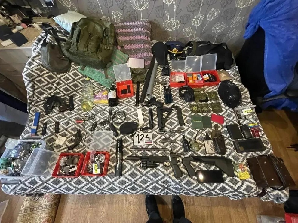 Житель Красноярска получил 3 года колонии за оружейную мастерскую на дому