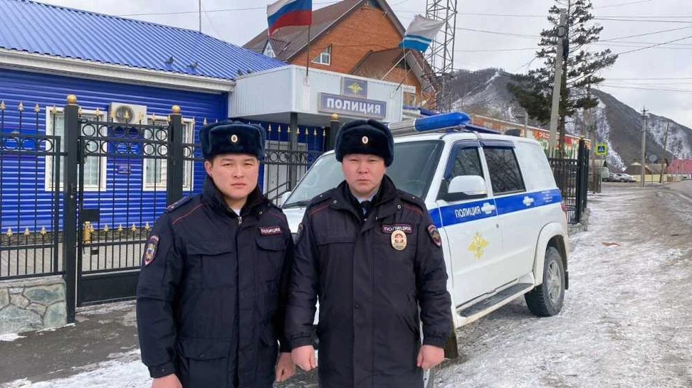 В Республике Алтай полицейские спасли девушку, решившую покончить с собой