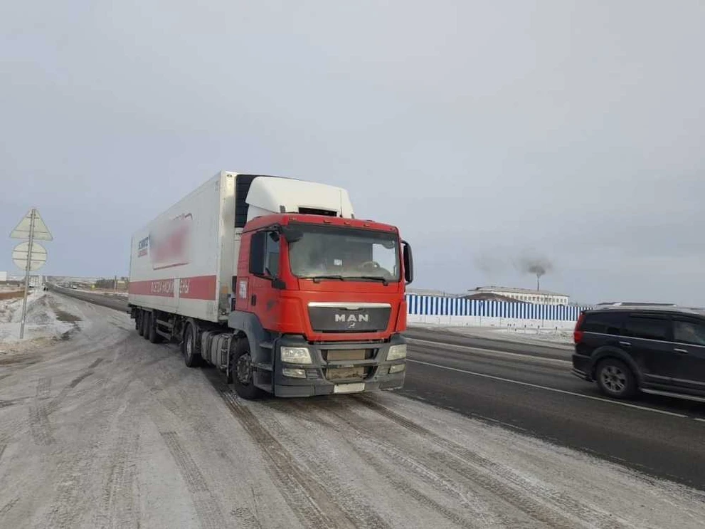 Сотрудники ГАИ Хакасии задержали нетрезвого водителя грузовика