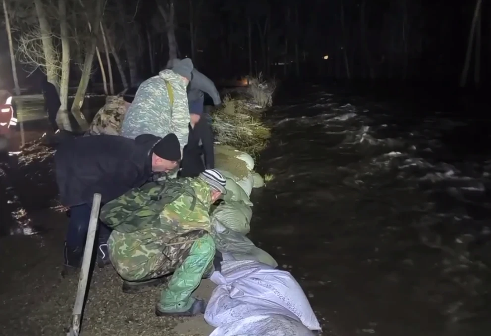 В Минусинске Красноярского края уровень воды опустился