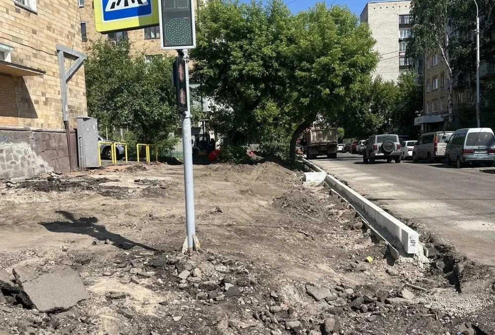 Прокуратура проверила ход ремонтных работ тротуаров в центре Красноярска
