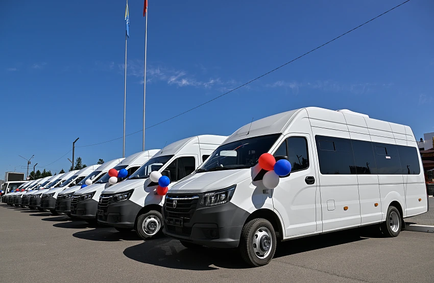 В Туве автопарк пополнили 12 новыми автобусами