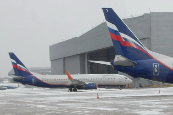 Самолёту, вернувшемуся в Красноярск из-за отказа двигателя, 11 лет