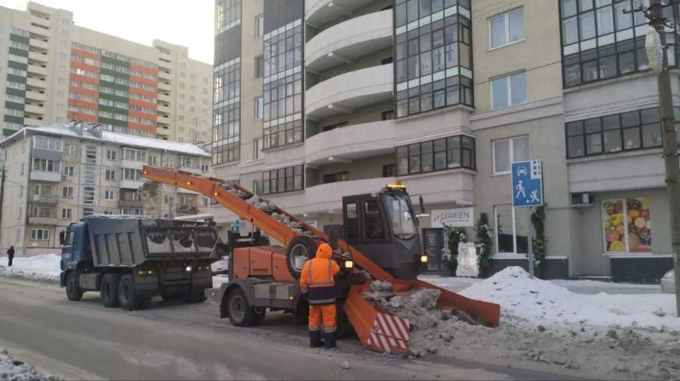 В Новосибирске за трое суток вывезли 56 тысяч кубометров снега