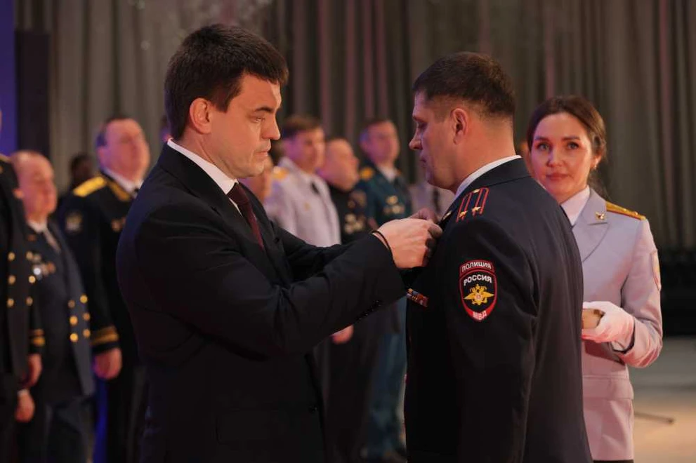 Полицейские Красноярского края получили награды из рук губернатора