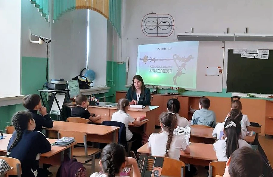 В столице Хакасии для школьников прошли уроки мужества
