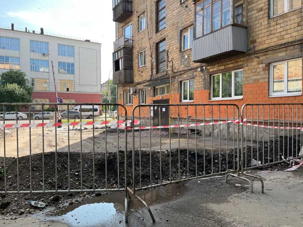 В Красноярске жильцов дома, у которого просел фундамент, после ремонта вернут в их квартиры