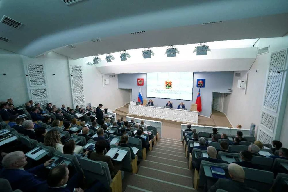 Илья Середюк поручил актуализировать культурные программы для молодёжи Кузбасса