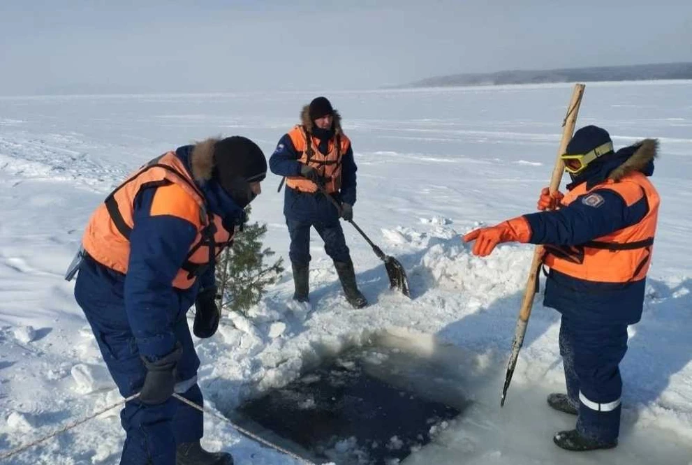 Спасатели смогли поднять тело мужчины со дна Красноярского водохранилища