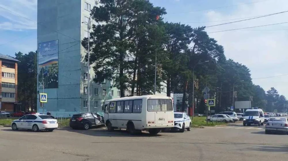 В Лесосибирске Красноярского края автобус «поджидала» роковая «Хонда»