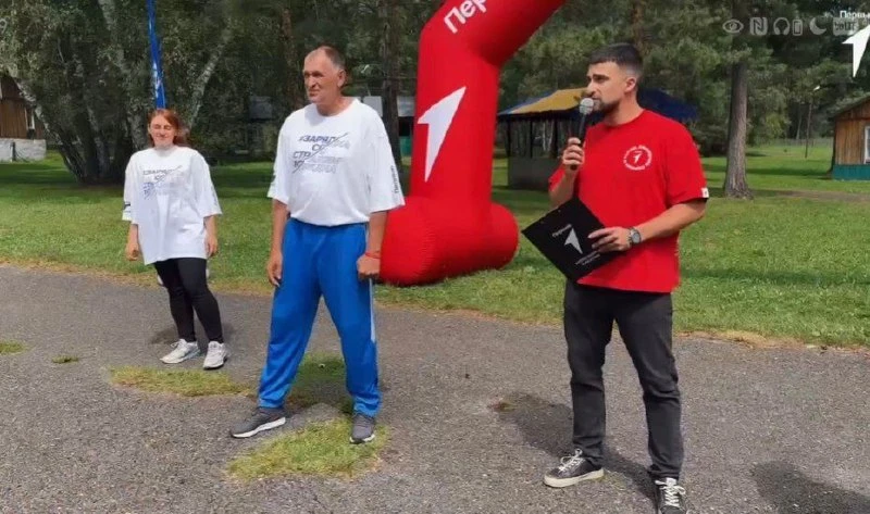 В Хакасии провели зарядку с олимпийским чемпионом и Росгвардией