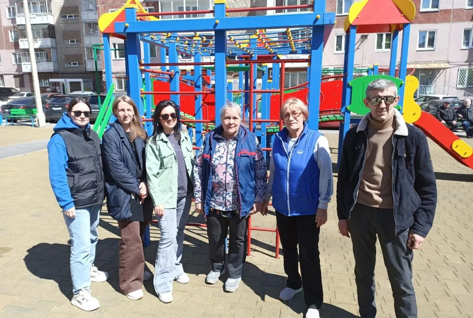 Партийцы проверяют общественные пространства Красноярска
