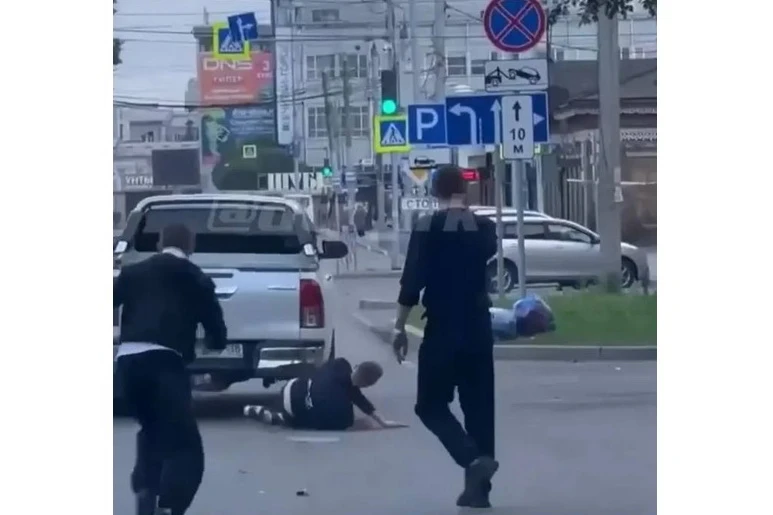 В Иркутске полиция выясняет обстоятельства конфликта, в ходе которого совершён наезд на человека