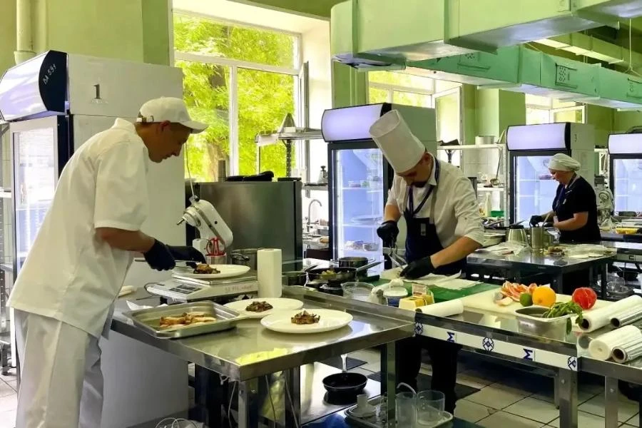 Шеф-повар из Норильска представит Красноярский край на Всероссийском конкурсе «Лучший по профессии»