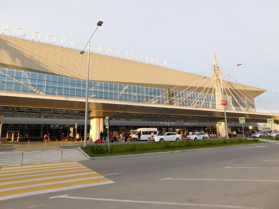В аэропорту Красноярска третий месяц подряд сокращается пассажиропоток