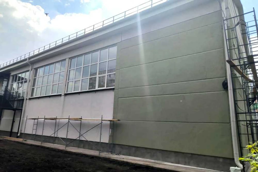 Две школы на правом берегу Красноярска готовятся к открытию после капремонта 