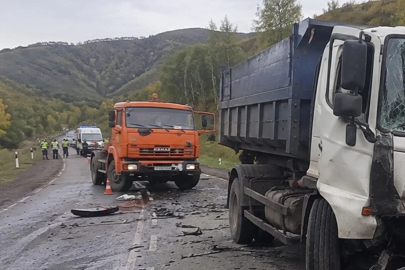 В Хакасии в ДТП погибли двое, один госпитализирован