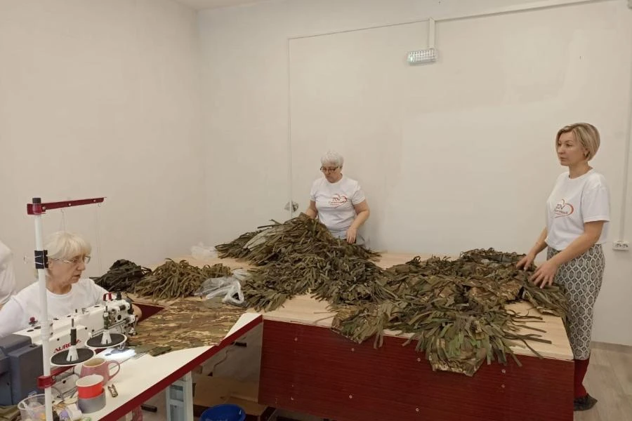 Красноярский депутат от «Единой России» организовала пошив маскировочных костюмов для бойцов СВО