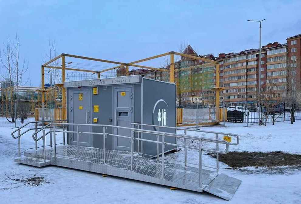 На новогодних локациях в Красноярске будут работать тёплые туалеты 