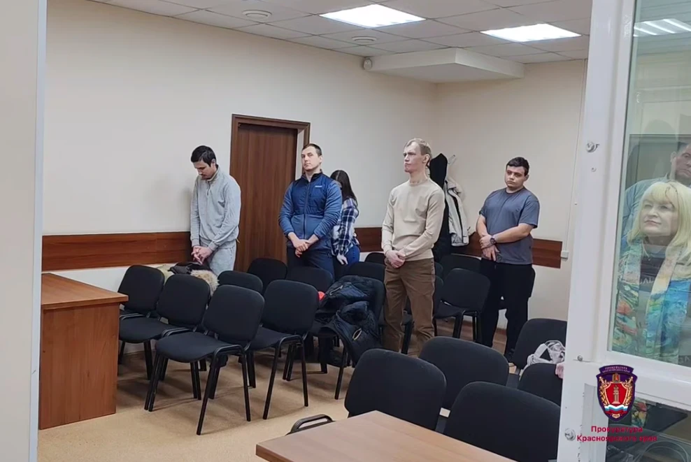 В Красноярске осудили 7 человек за неправомерный оборот средств платежей 