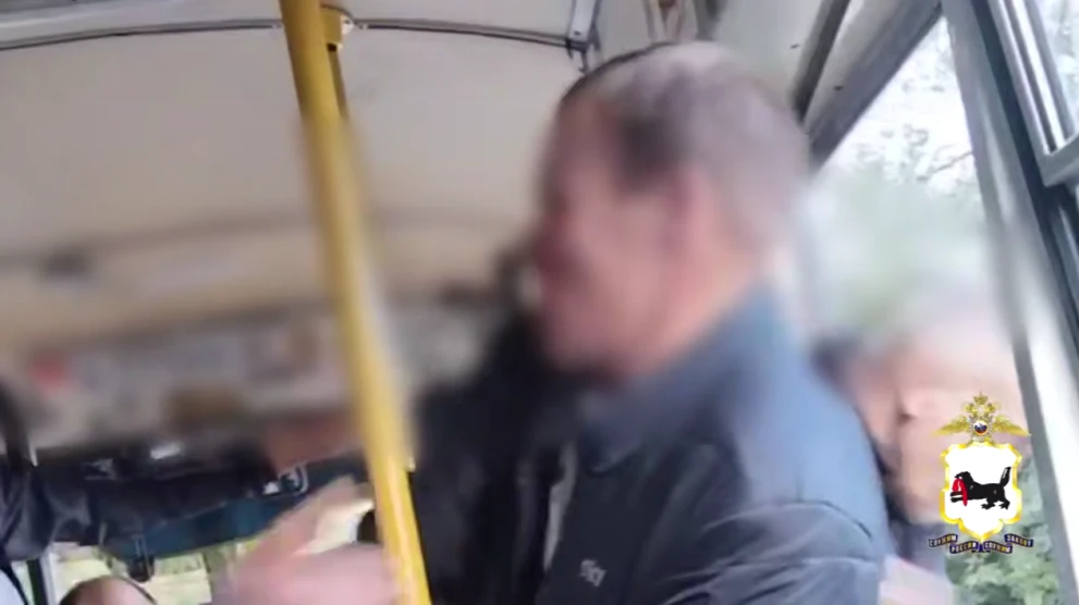 Шаурма стала причиной скандала в иркутском автобусе 
