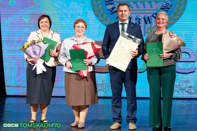 Томская гимназия №13 празднует юбилей – 45 лет со дня основания 