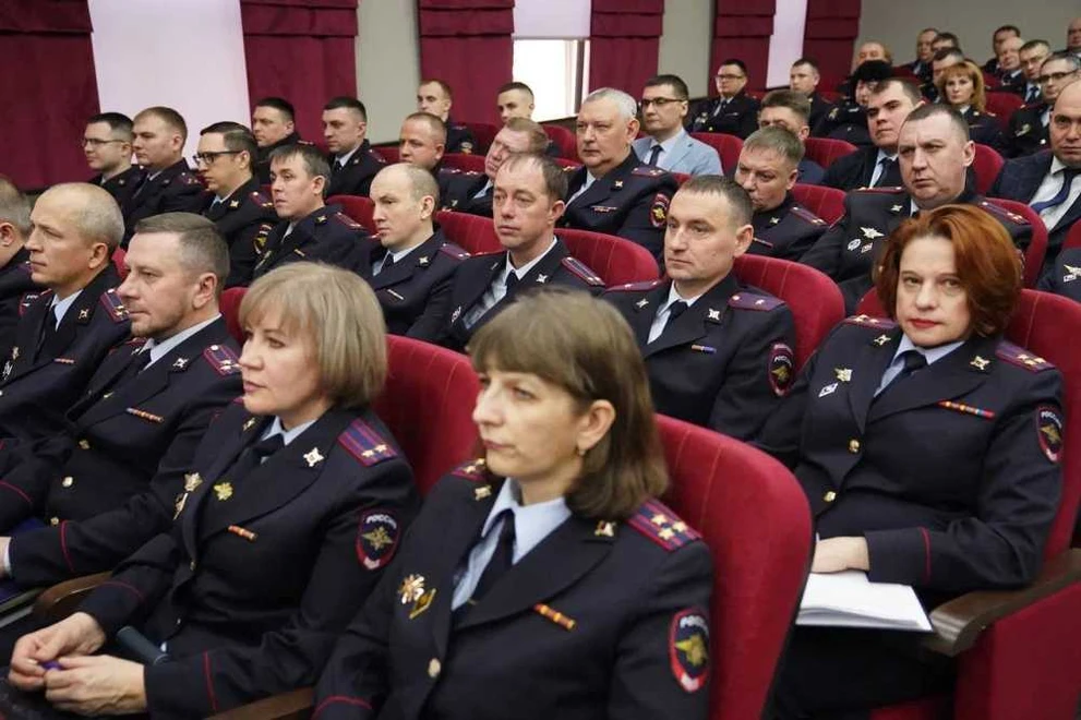Губернатор Илья Середюк вручил почетные награды полицейским Кузбасса