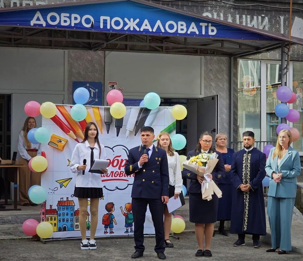 Горняки СУЭК-Кузбасс поздравили школьников и студентов с Днём знаний