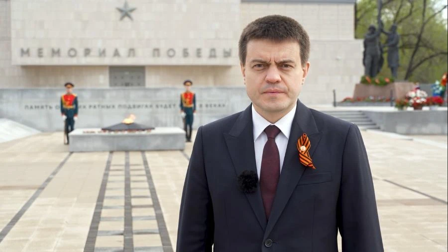 Губернатор Красноярского края Михаил Котюков поздравил земляков с Днём Победы