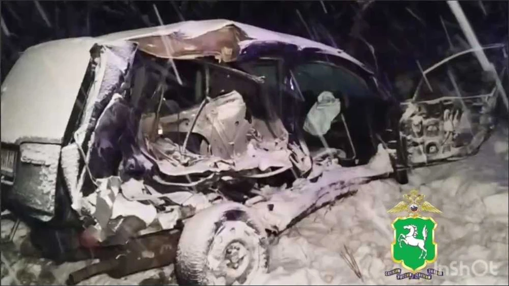 В Томской авария между легковушкой и эвакуатором унесла жизнь ребенка