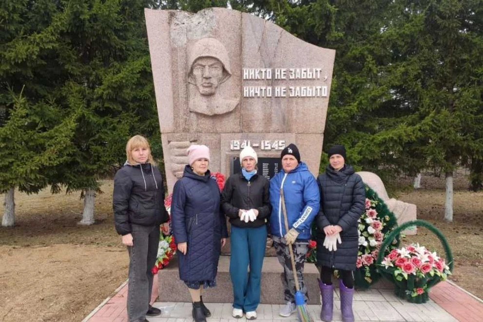 Партийцы Красноярского края благоустраивают памятники и обелиски героям войны