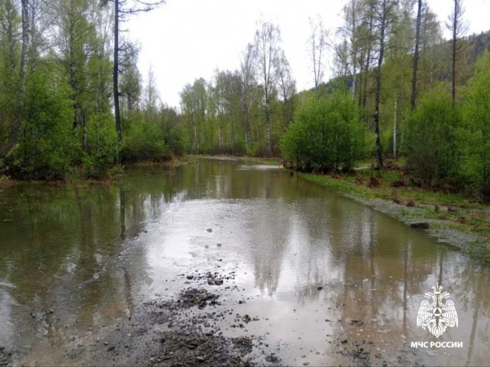 В Республике Алтай на 5 участках автодорог зафиксирован перелив воды