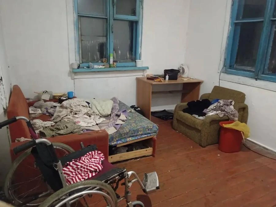В Омской области к женщина убила сестру поленом и не призналась