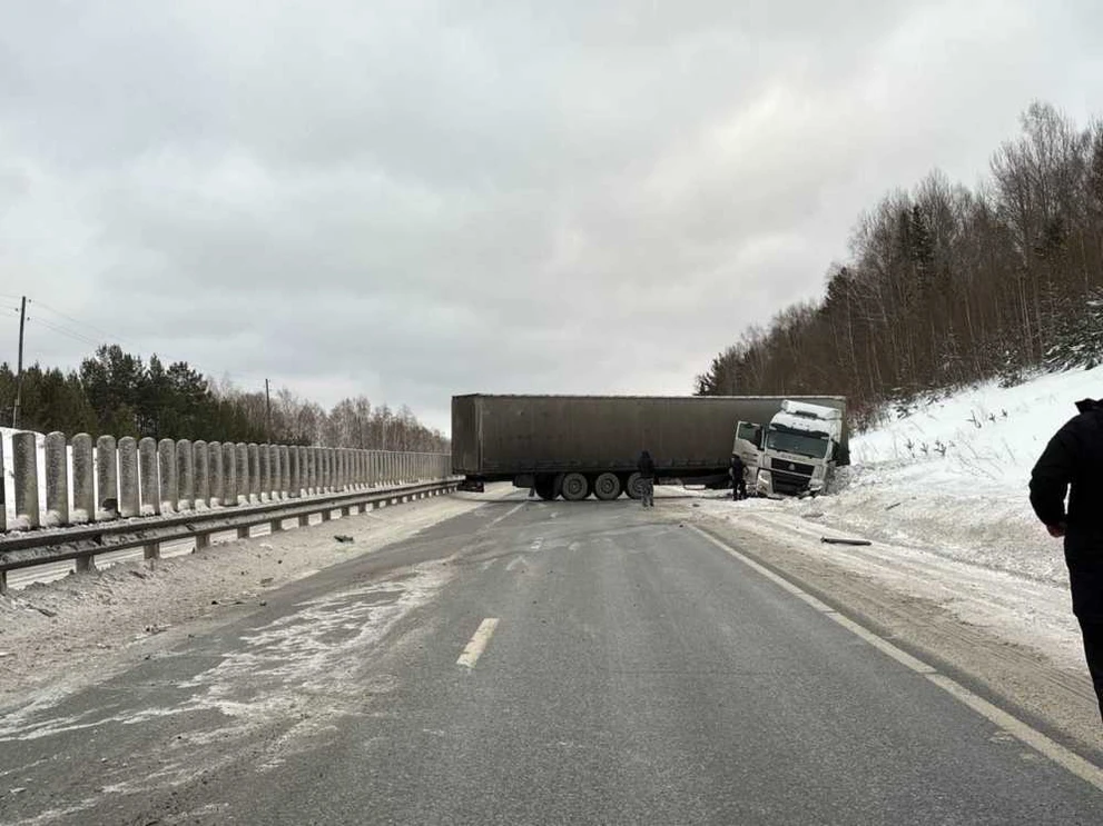 В Красноярском крае временно ограничено движение на трассе Р-255 «Сибирь» 