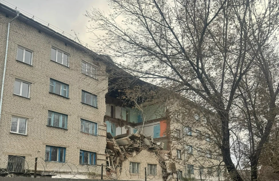 В Новосибриской области обрушилось общежитие 