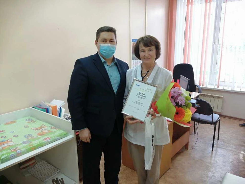 НАГРАЖДЕНИЕ ДОКТОРОВ ШАРЫПОВО (1).jpg
