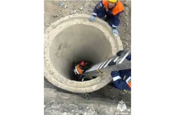 В Туве мужчина провалился в септик глубиной 5 метров, спасли его только на следующий день