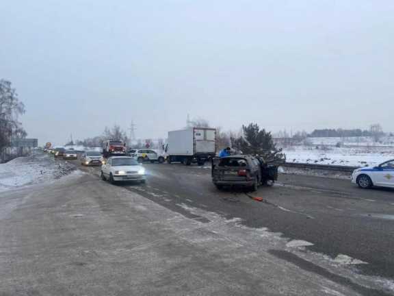 На трассе Красноярск – Енисейск столкнулись 4 автомобиля
