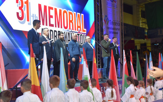 Спортсмены из 16 стран выступили на Международном турнире по киокусинкай в Новосибирской области 