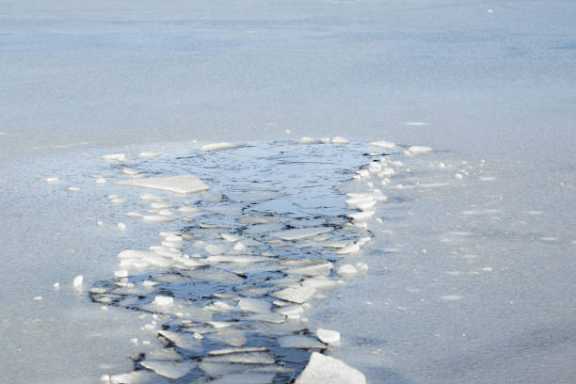 В Иркутской области девушка провалилась под лёд на реке Ангара