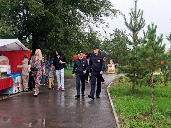 В Хакасии бдительные полицейские вернули утерянный кошелек