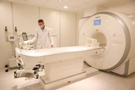 В Красноярской краевой клинической больнице появился новый аппарат МРТ