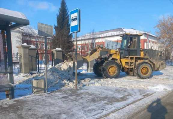 За выходные из Барнаула вывезли более 20 тысяч кубометров снега