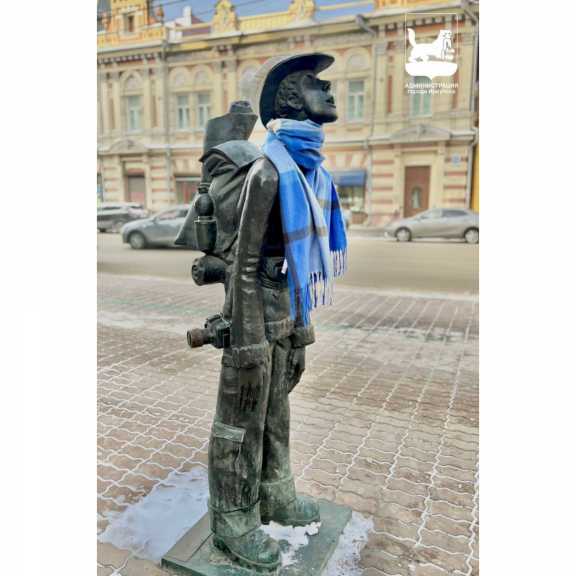 В Иркутске утеплили ещё одну статую