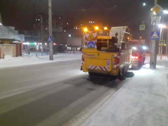 Более 500 тонн снег вывезли за ночь с улиц Иркутска