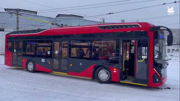 В Иркутске в рейс вышел новый троллейбус «Адмирал»