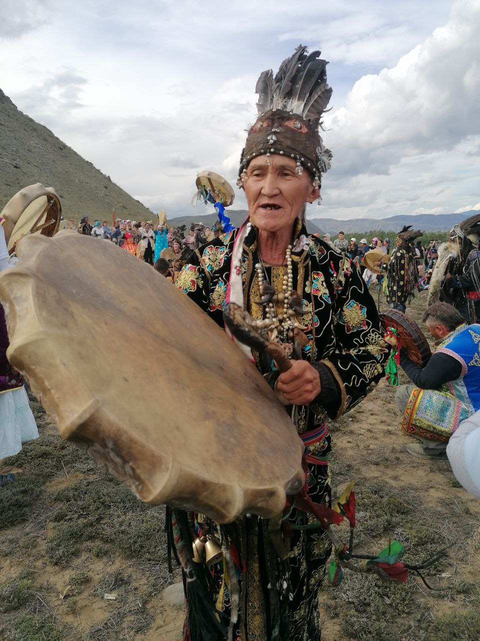 Шаманская юрта. Тыва Сан салыры. Дунгур музыкальный инструмент сибирских народов.