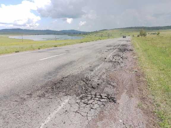 В Хакасии многострадальная дорога из Шира на Коммунар снова «растаяла»